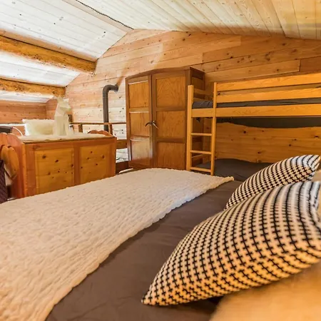 Les Tipis De Creve-coeur