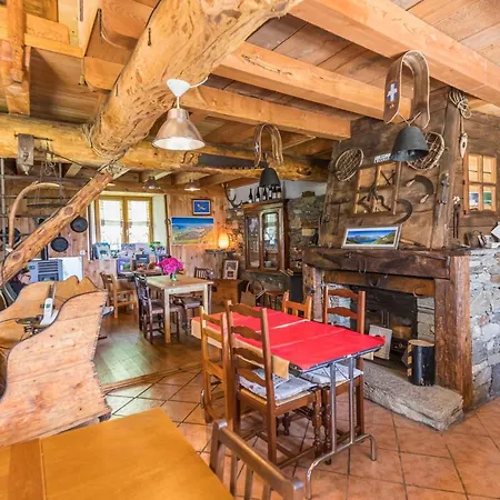 Les Tipis De Creve-coeur Bed & Breakfast *
